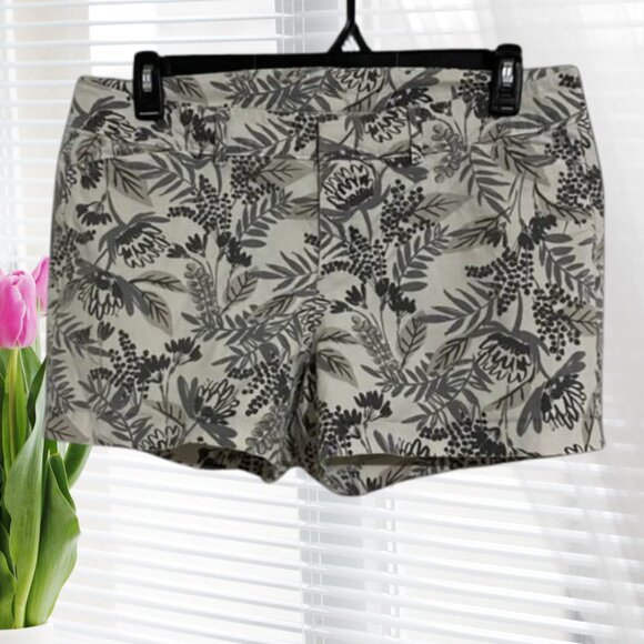 Old Navy Pixie Shorts Size 12 Regular Gray & White Floral Print Stretch Cotton - Picture 1 of 12